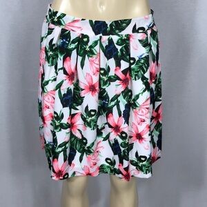 Vince Camuto Size 8 Spring Floral Print & Zipper Closure Skirt. New With Tags.